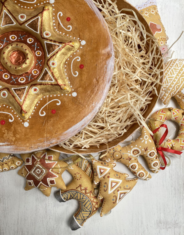 Gift Set – Golden Collection (Round Box) - Image 3