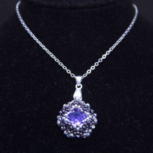 Beaded Pendant Tutorial “Violet”
