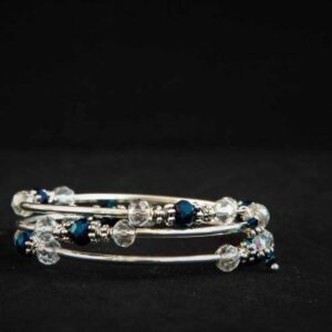 Браслет-меморі жорсткий сріблястий регульований незамкнений Electric Blue Багатошаровий браслет з намистин Ручна робота