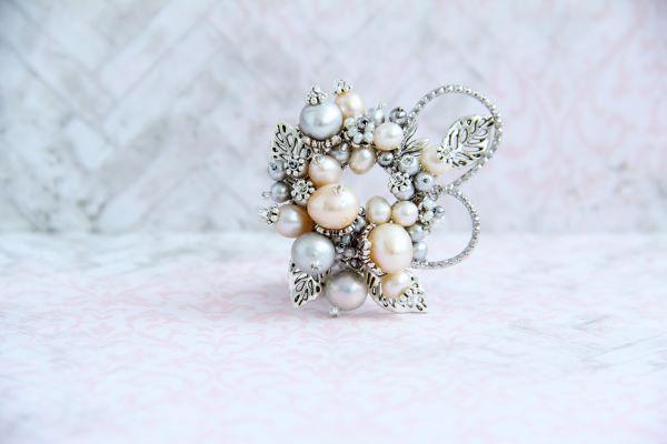 Round Pearl Brooch Pink and Gray “Symphony” - Image 7