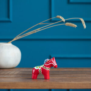 Handcrafted Dalahast Horse Sculpture – Hand-Painted (Small)