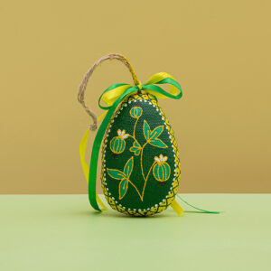 Souvenir – Small Green Pysanka with Berries