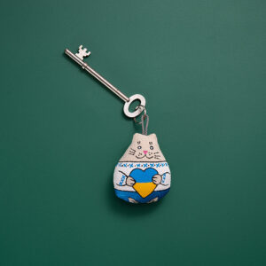 Keychain – Chubby Cat with Blue and Yellow Heart