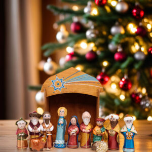 Sculptural Nativity Scene – 12 Figures