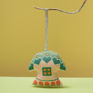 Handmade Decorative Figurine – Picturesque Cottage
