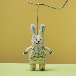 Vanilla-Scented Souvenir – Bunny with Blue Flowers