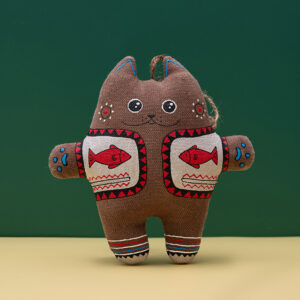 Coffee-Scented Souvenir – Chubby Cat with Fish on Sheepskin Coat