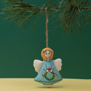 Vanilla-Scented Souvenir – Angel with Christmas Wreath