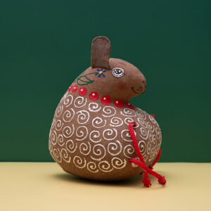 Coffee-Scented Souvenir – Sheep with Necklace