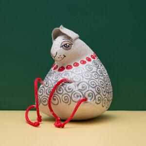 Vanilla-Scented Souvenir – Sheep with Necklace