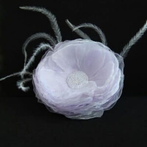 Flores Mini Organza Flower Hair Clip with Feathers