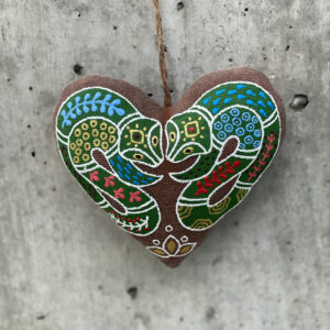 Coffee-Scented Decorative Souvenir – Heart with Little Snakes