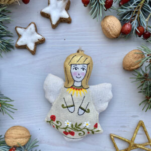 Vanilla-Scented Souvenir – Angel with Berries