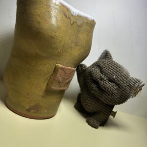 “A Vase That Knows All Your Secrets”